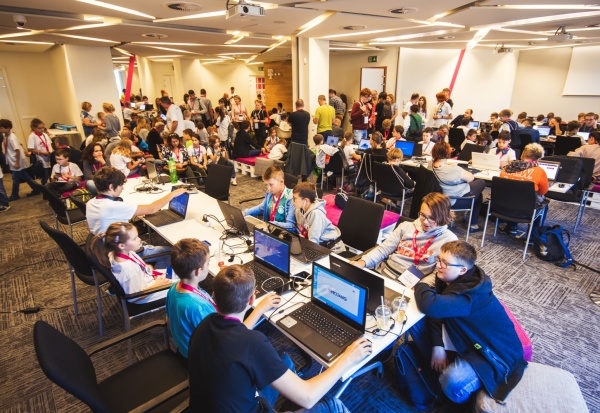 Programowanie w rękach dzieci - SuperDojo 2019!